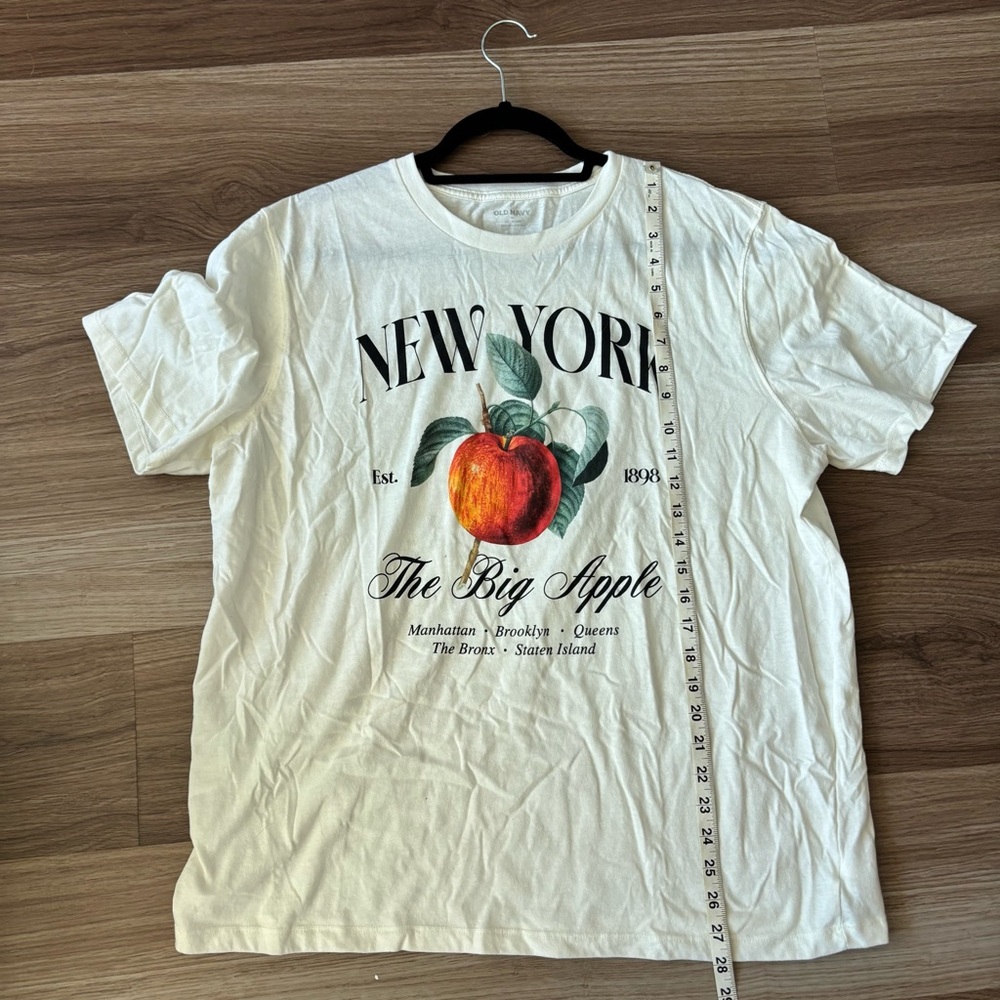 🍎New York Graphic Tshirt - Picture 5 of 6